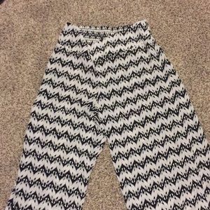 Gaucho capris. Size small.